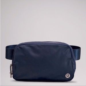 True Navy Lululemon Everywhere Belt Bag True Navy *extended strap BWT